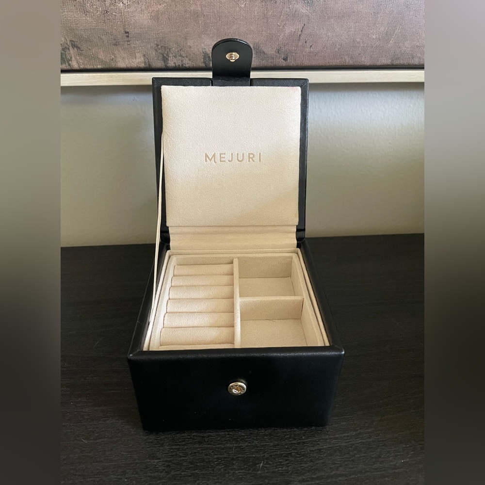 Mejuri Black Leather Small Jewelry Box